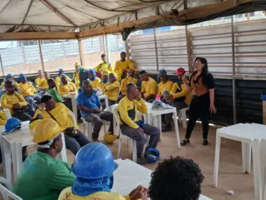 Ação Outubro Rosa nas obras